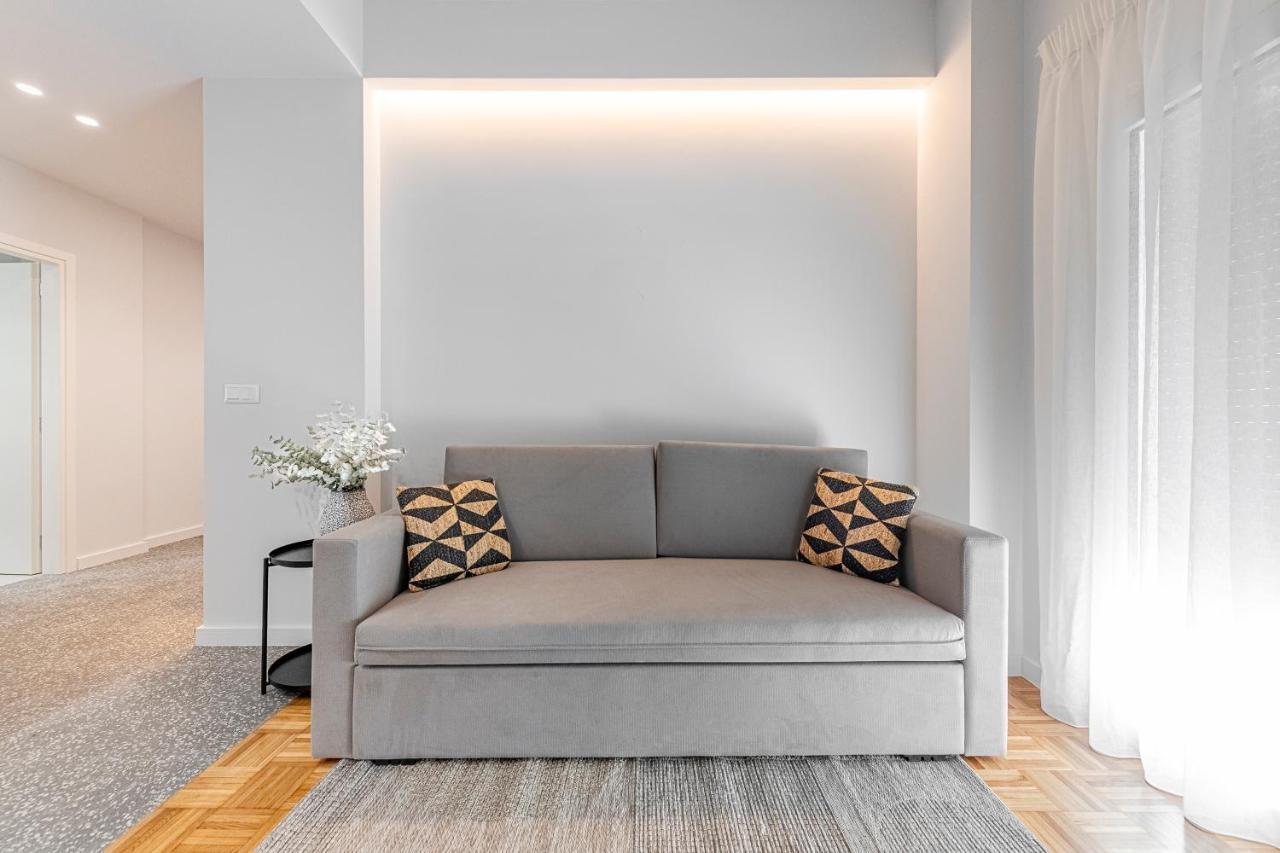 Phaedrus Living: Luxury Flat Panormou Lägenhet Aten Exteriör bild